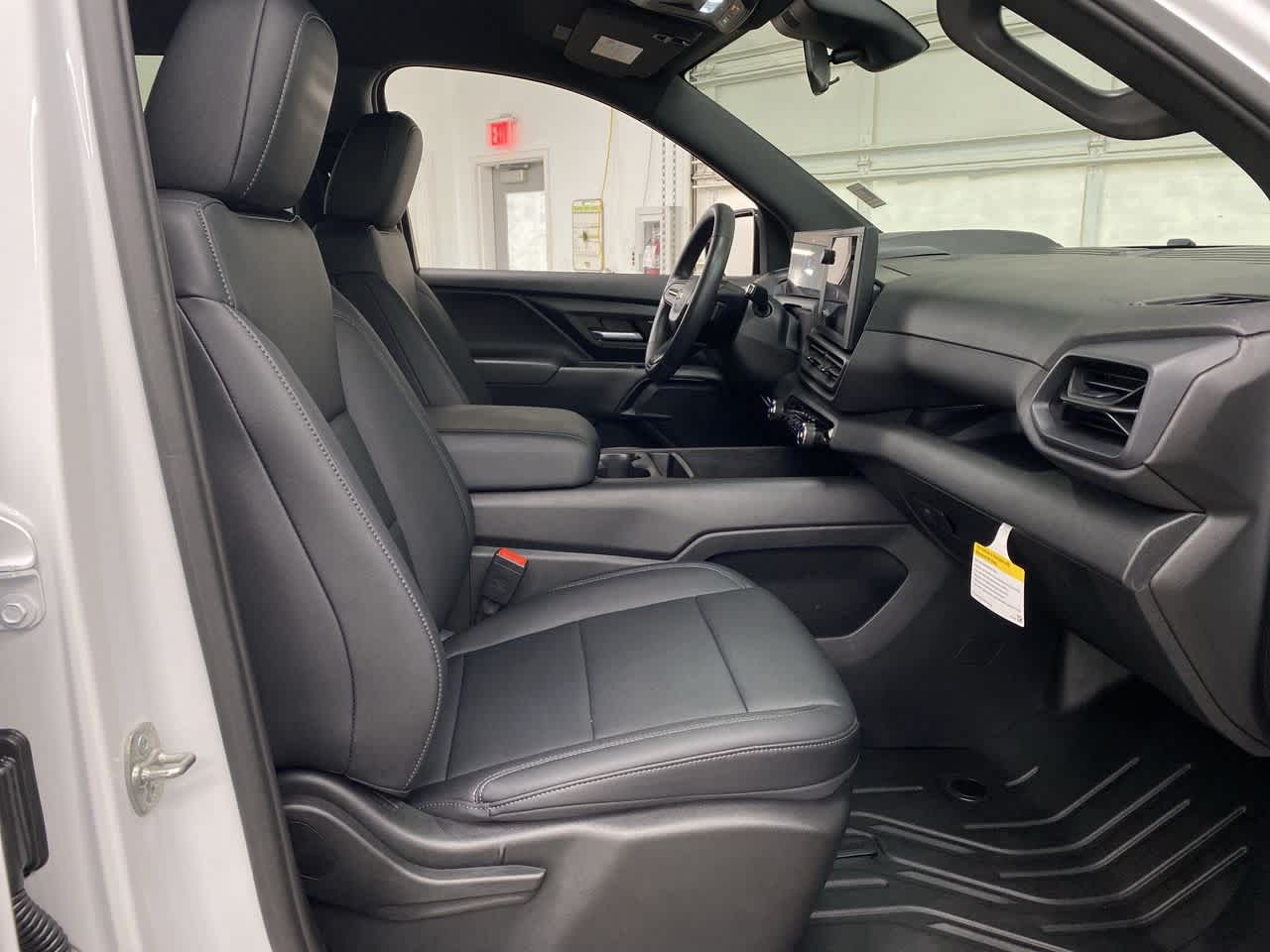 Thumbnail: 2024 Chevrolet Silverado EV - 18