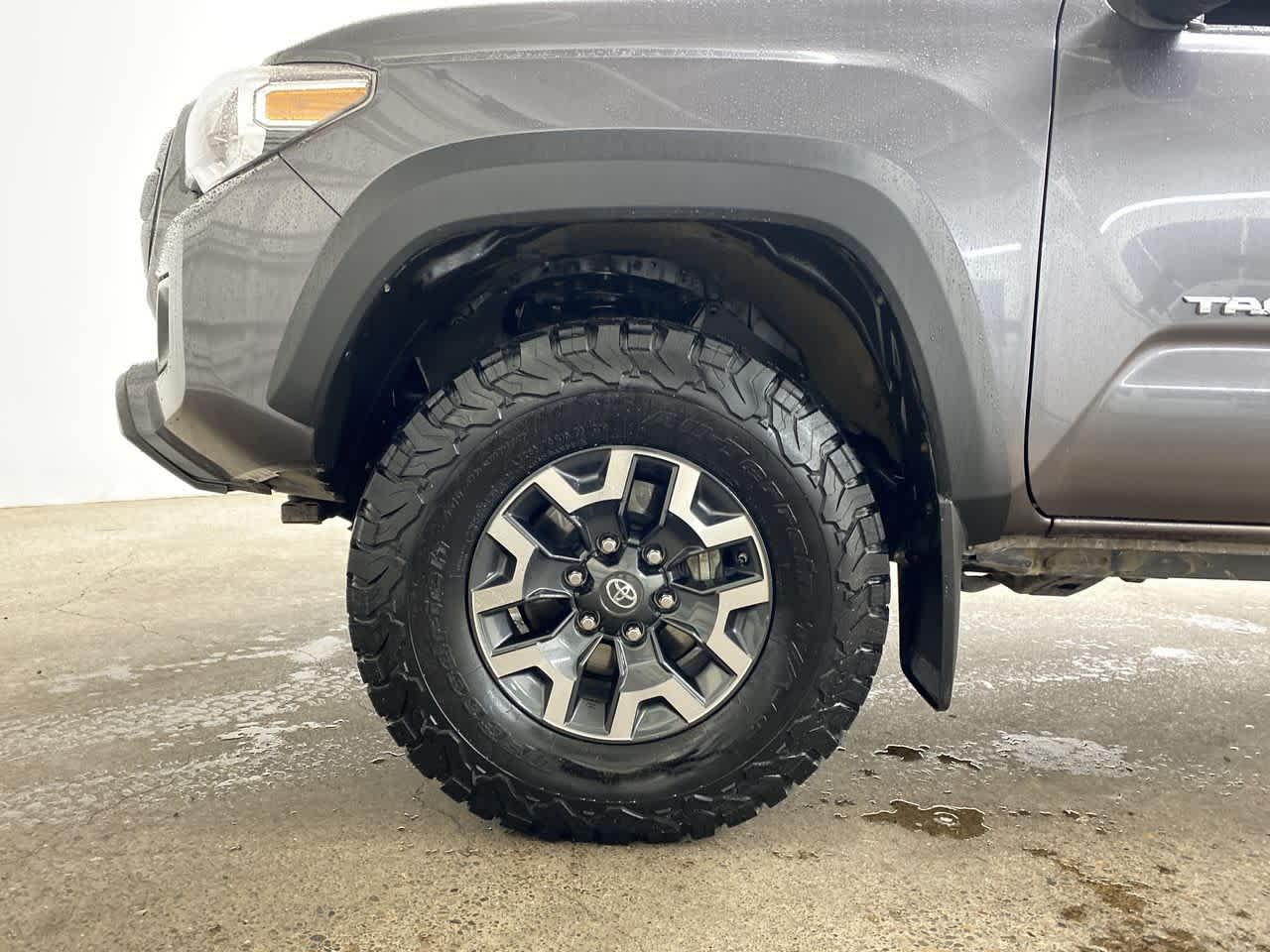 Thumbnail: 2017 Toyota Tacoma - 11