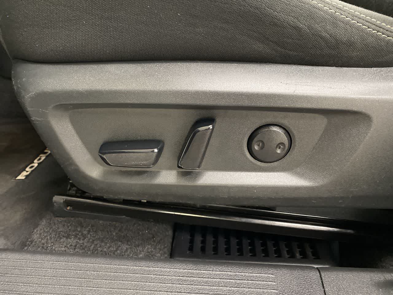 Thumbnail: 2024 Nissan Rogue - 15