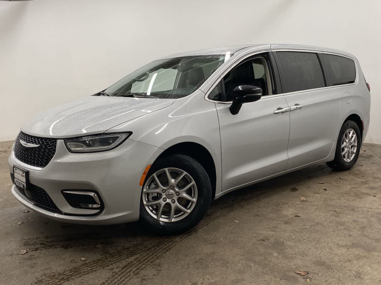 Thumbnail: 2024 Chrysler Pacifica - 1