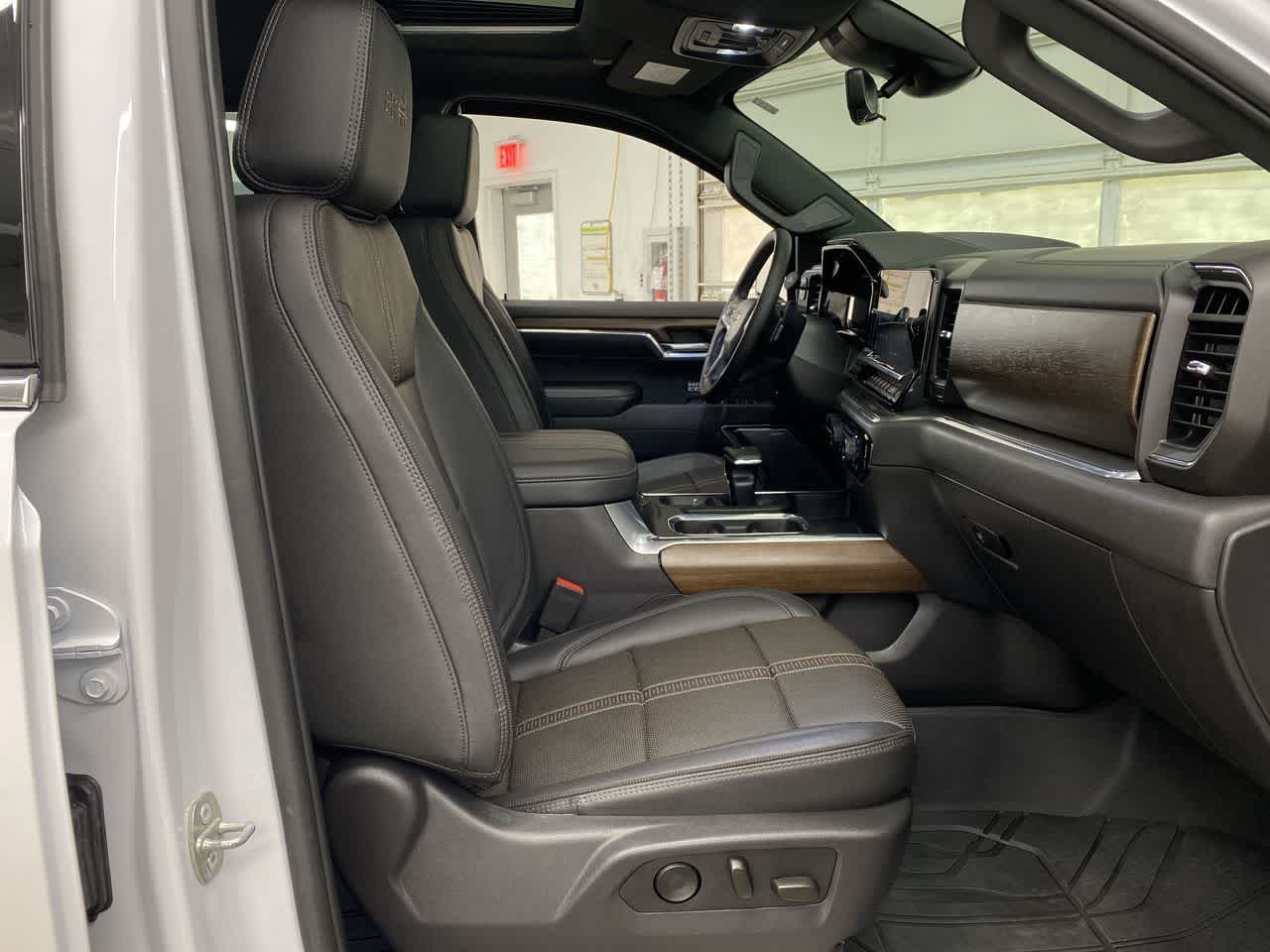 Thumbnail: 2024 Chevrolet Silverado 1500 - 18