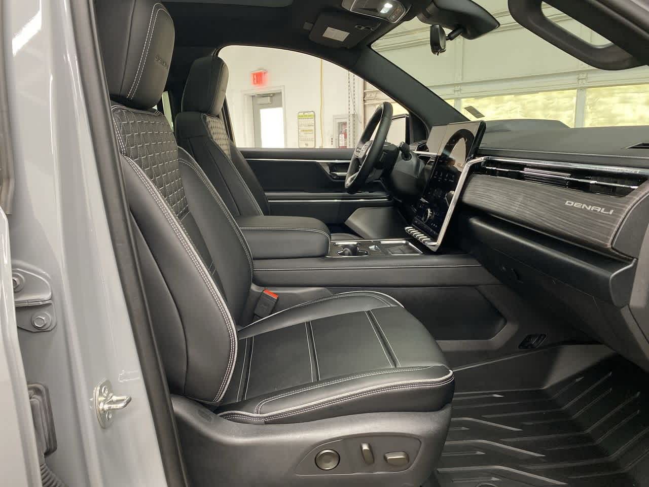 2024 GMC Sierra EV Denali 19