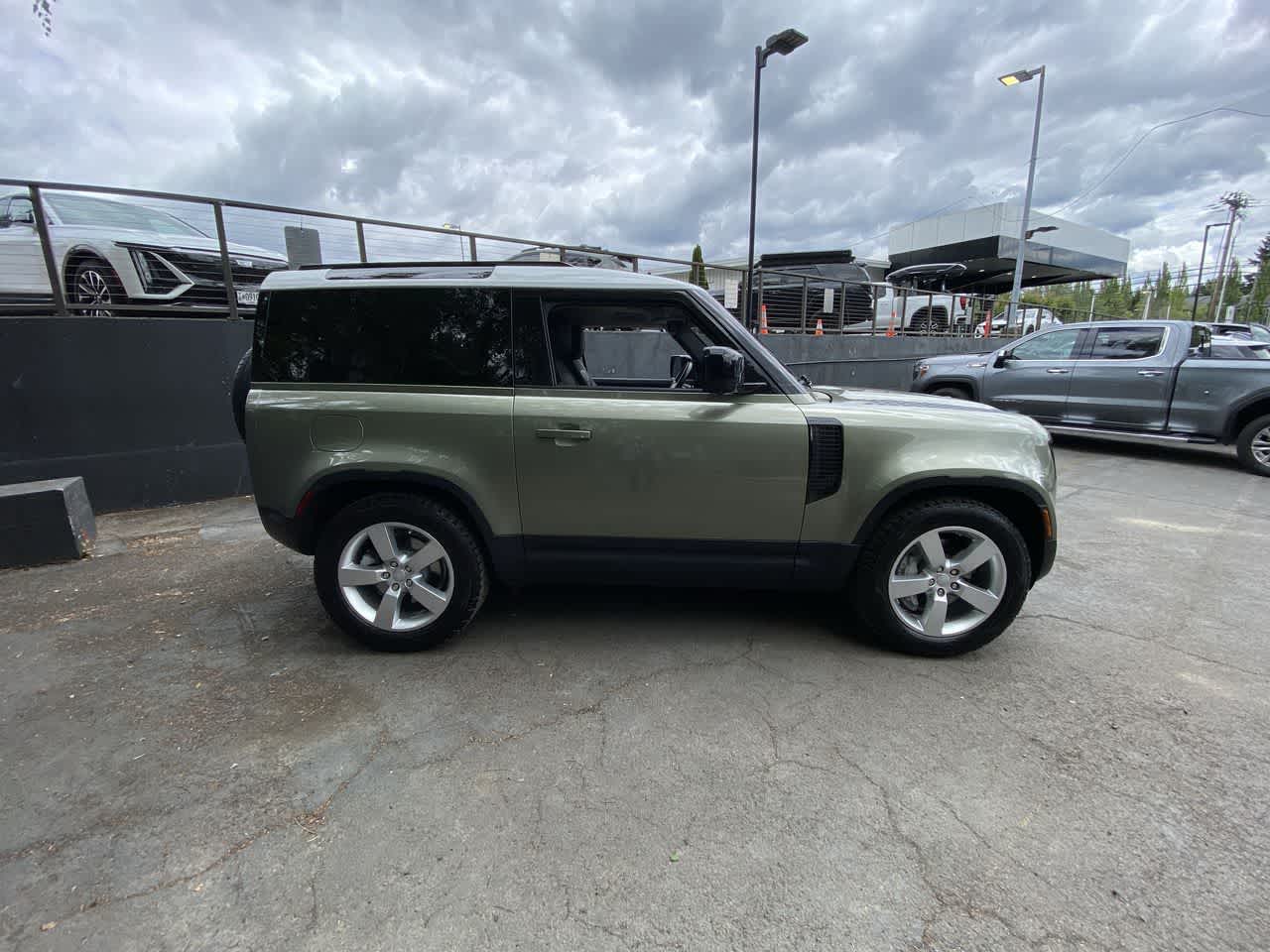 Thumbnail: 2021 Land Rover Defender - 7