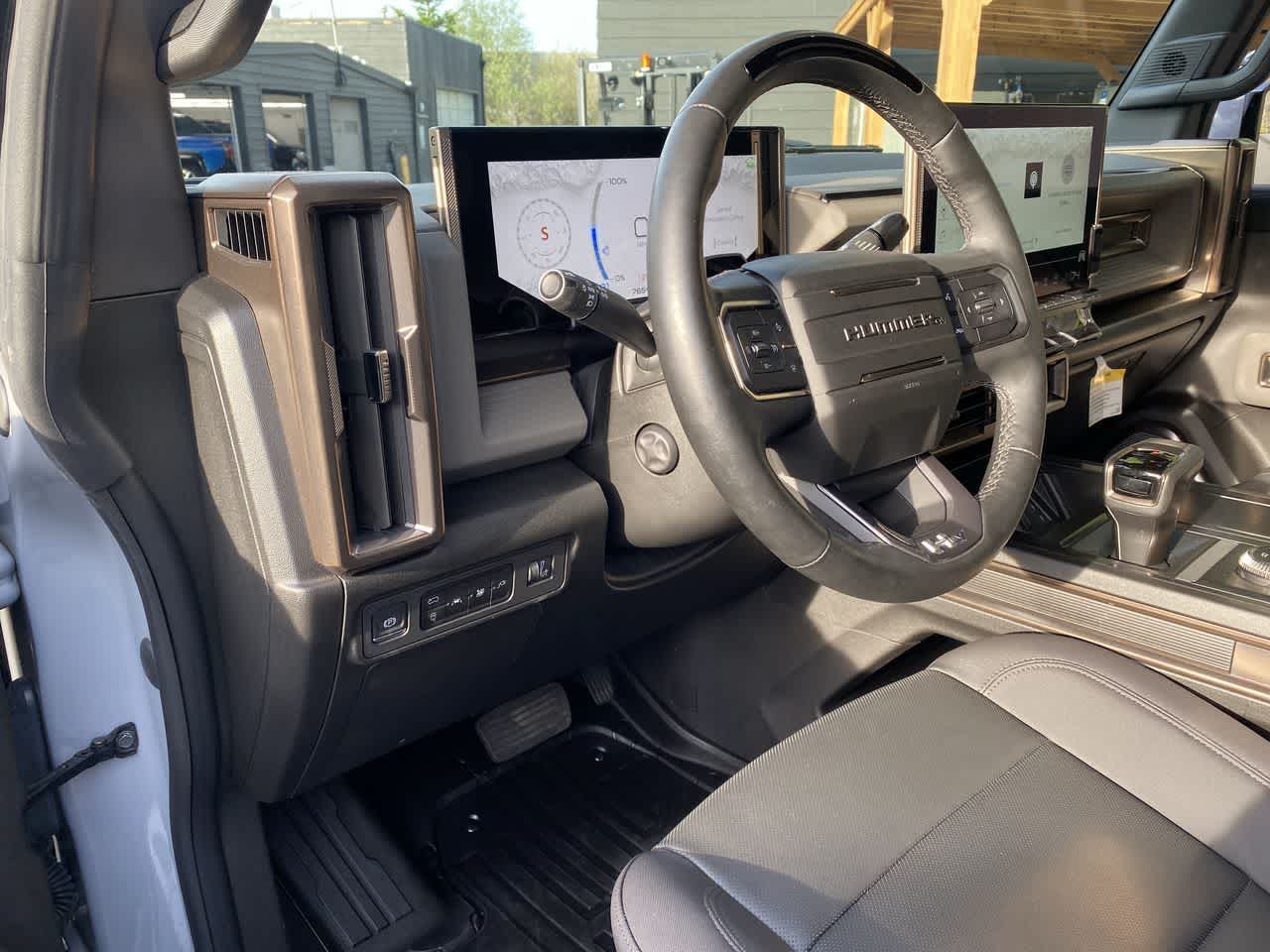 Thumbnail: 2025 GMC Hummer EV - 2