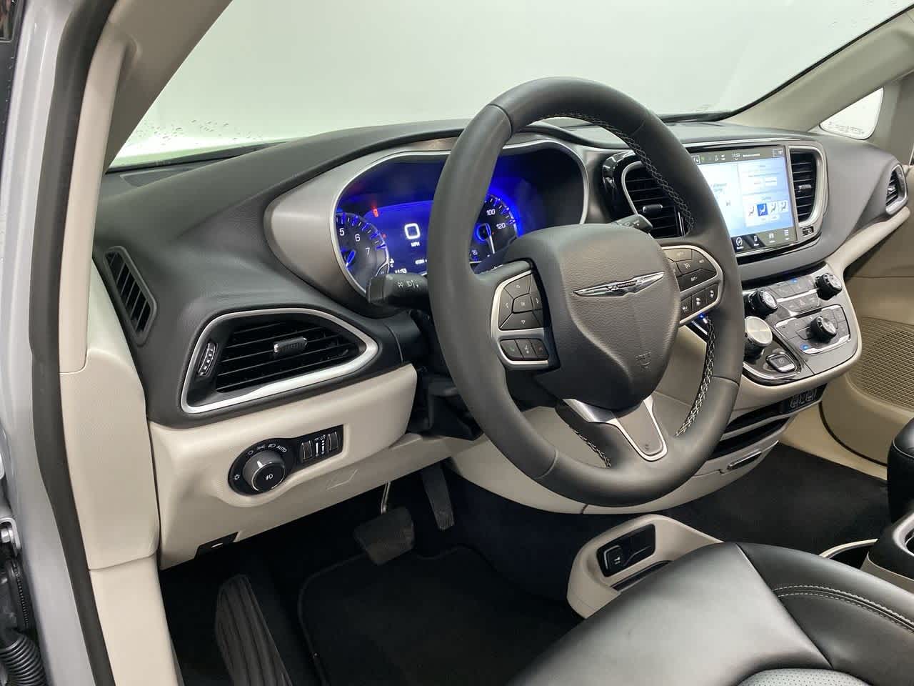 Thumbnail: 2024 Chrysler Pacifica - 2