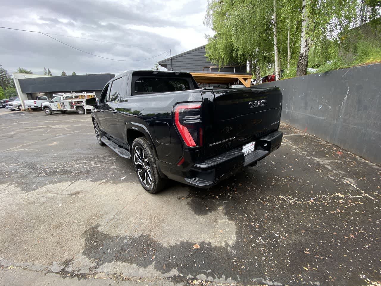 Thumbnail: 2025 GMC Sierra EV - 4