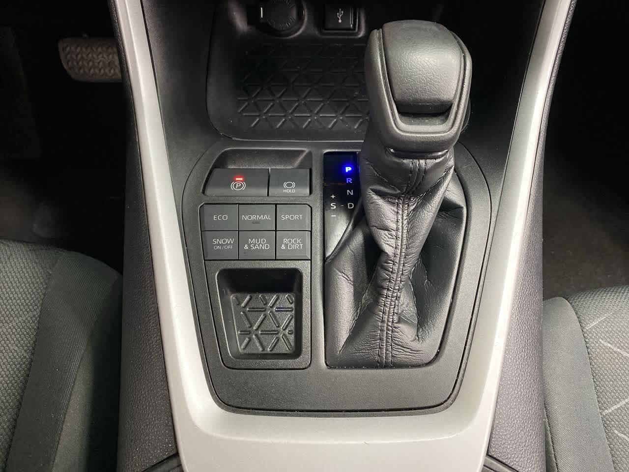 Thumbnail: 2021 Toyota RAV4 - 27