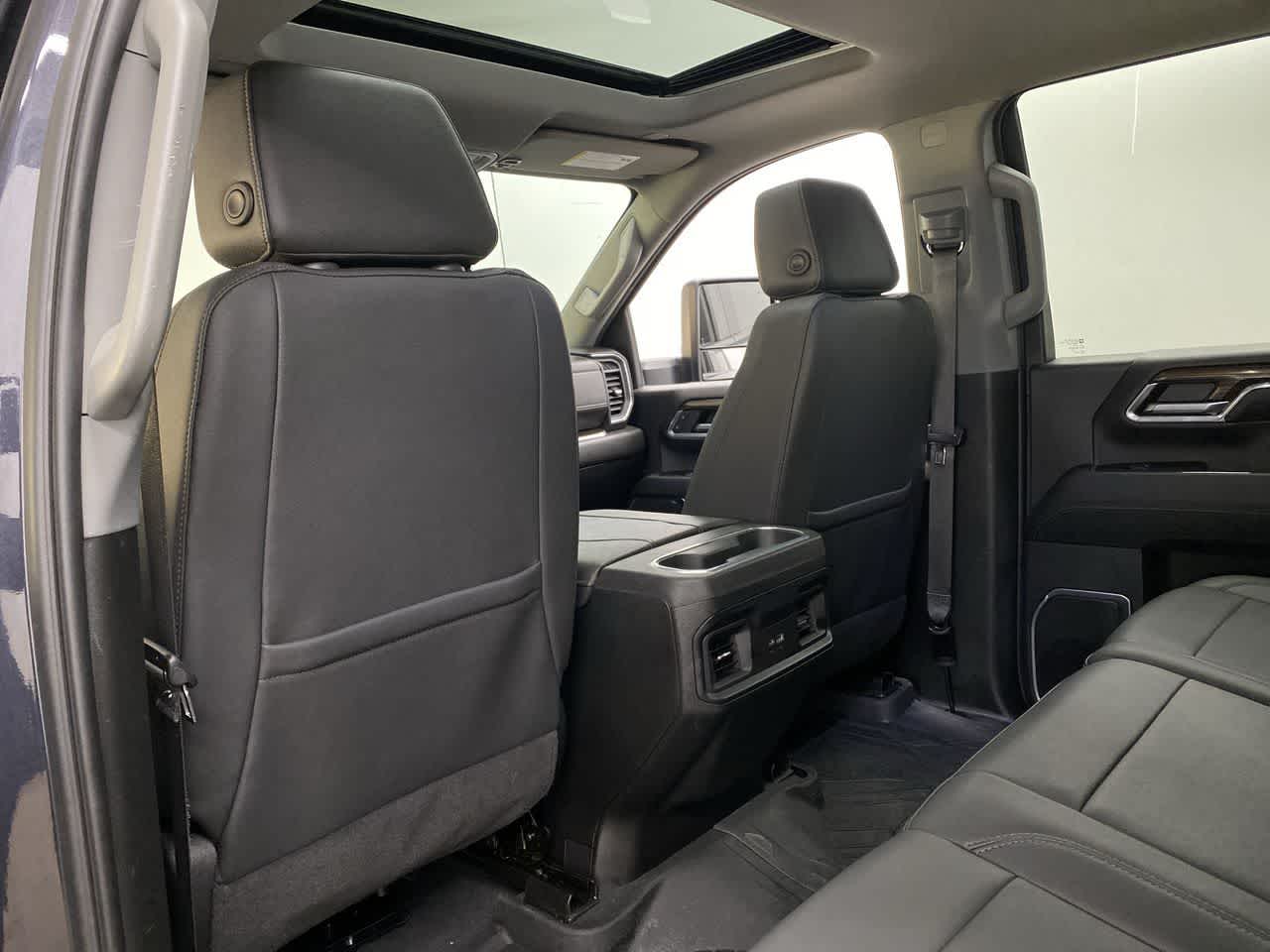 Thumbnail: 2024 Chevrolet Silverado 3500 - 16