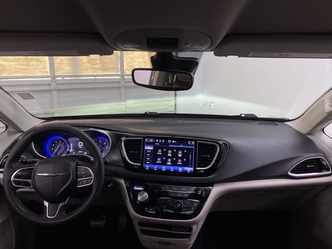 Thumbnail: 2023 Chrysler Pacifica - 12