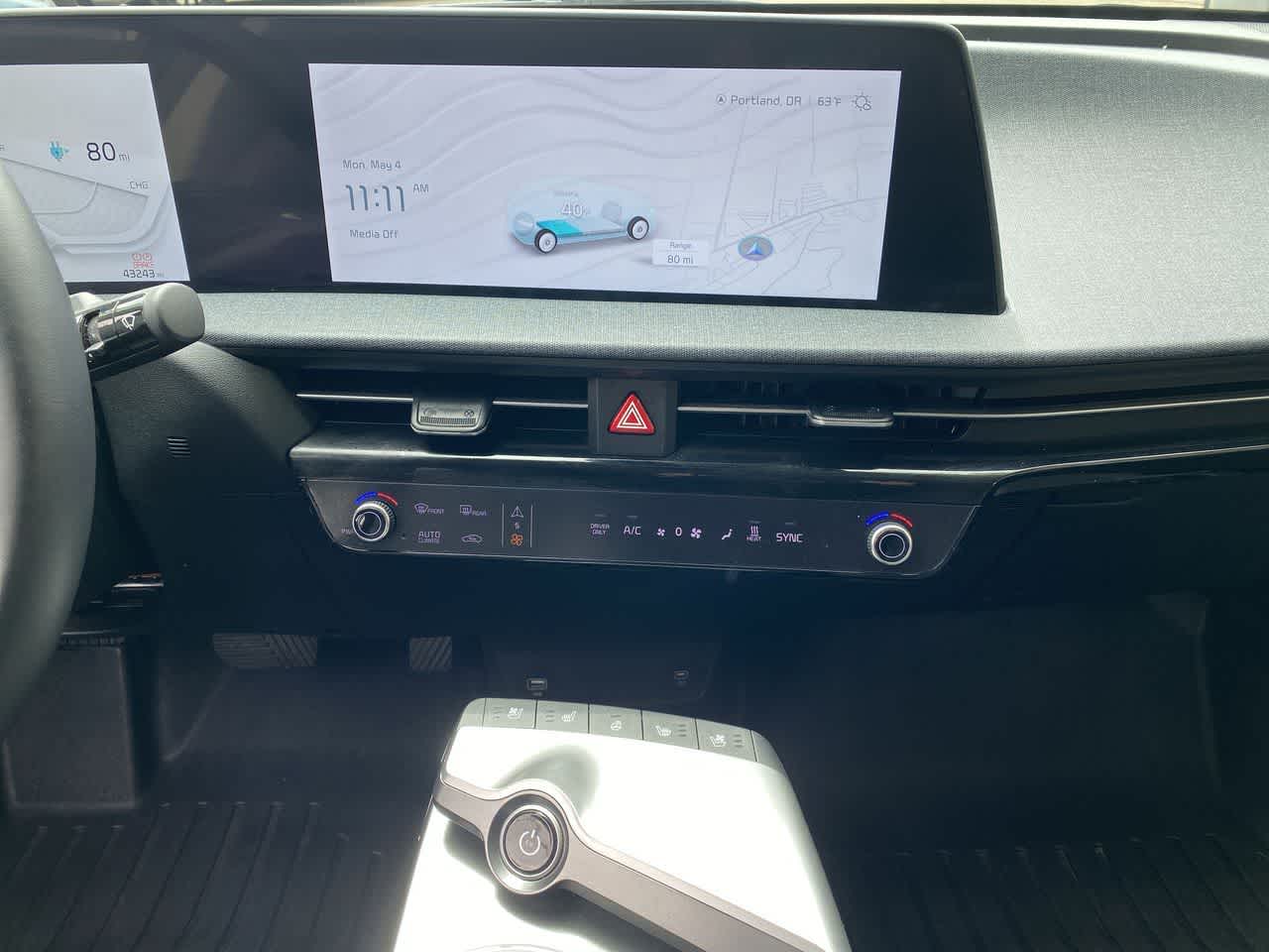 Thumbnail: 2023 Kia EV6 - 25