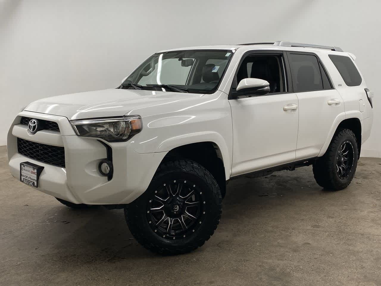 Thumbnail: 2018 Toyota 4Runner - 1