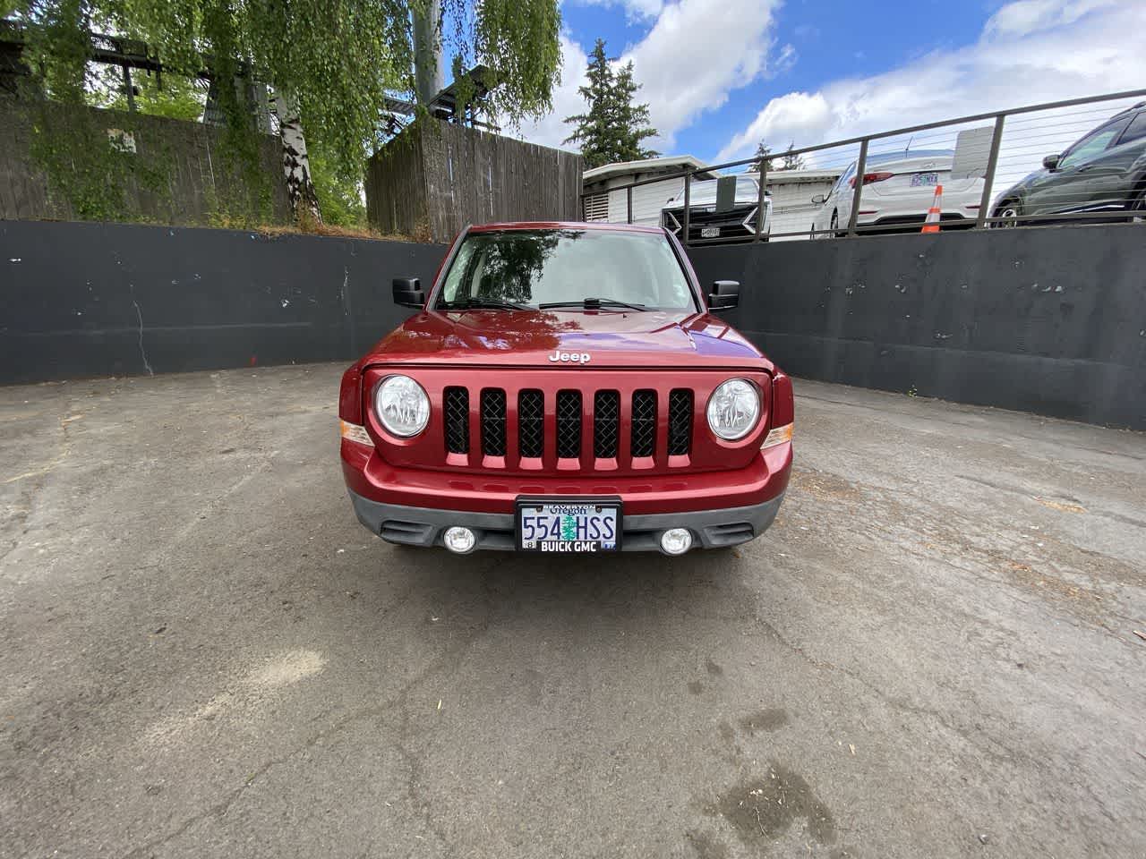 Thumbnail: 2015 Jeep Patriot - 9