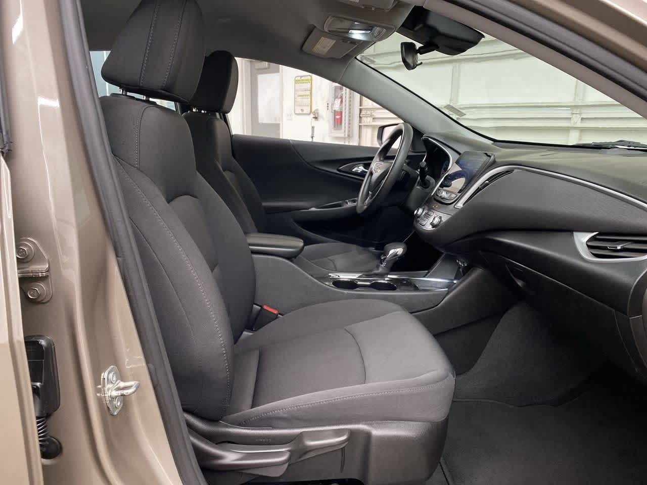 Thumbnail: 2023 Chevrolet Malibu - 18