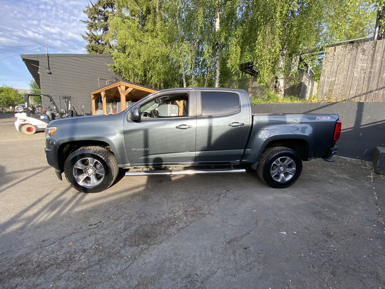 Thumbnail: 2015 Chevrolet Colorado - 3