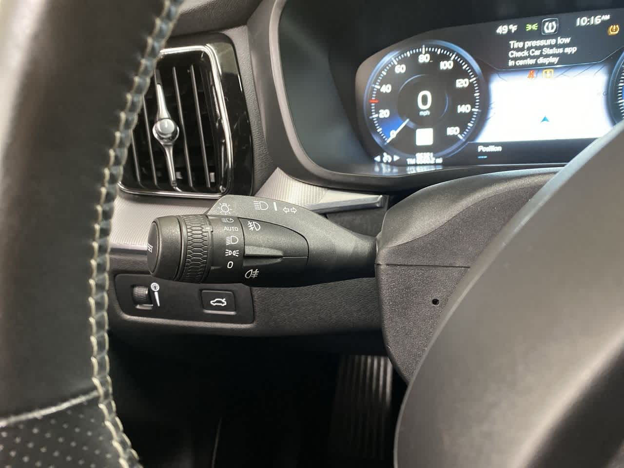 Thumbnail: 2019 Volvo XC60 - 25