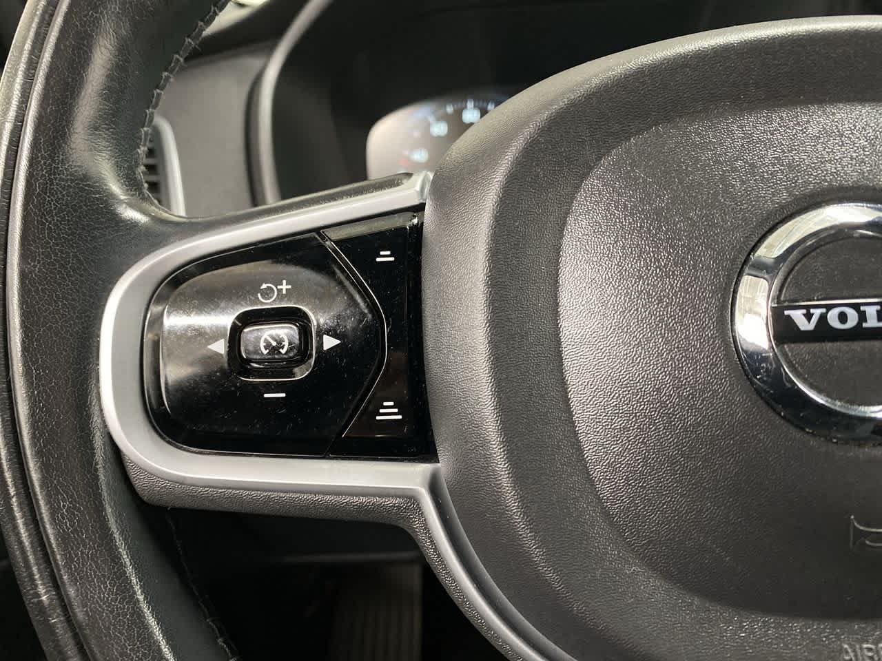 Thumbnail: 2020 Volvo XC90 - 22