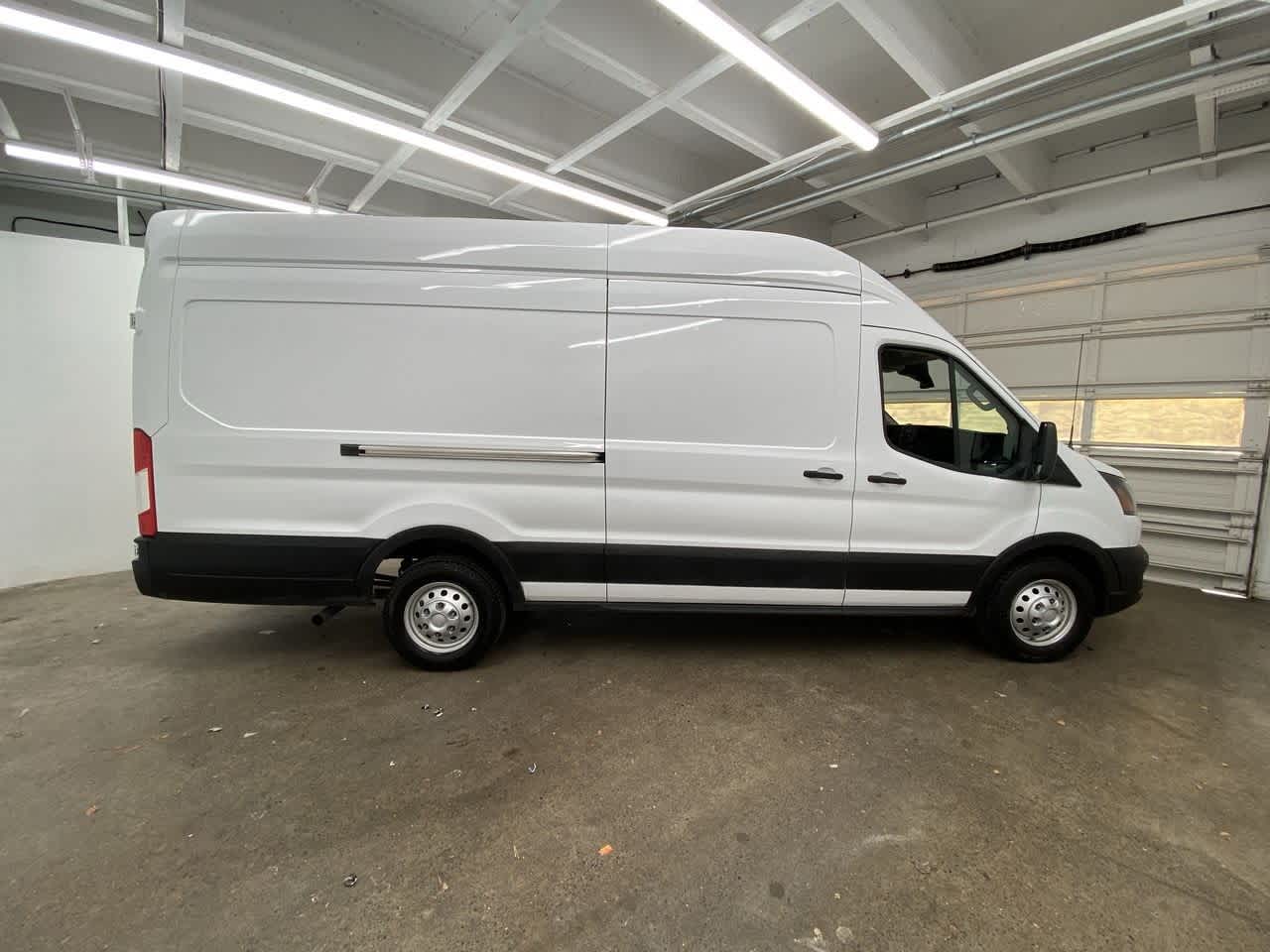 Thumbnail: 2022 Ford Transit Series - 7