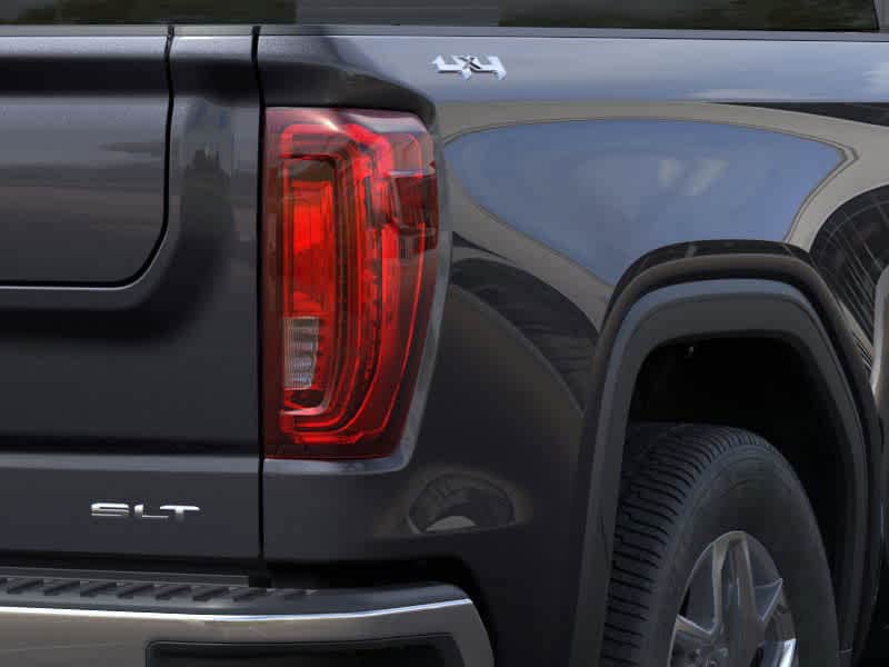 2025 GMC Sierra 1500 SLT 11