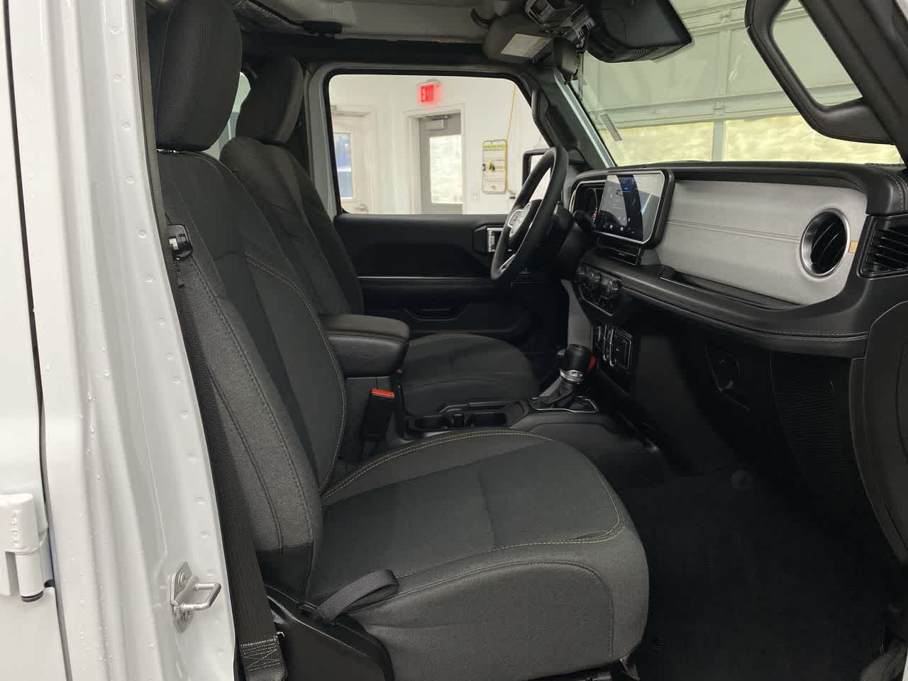 Thumbnail: 2025 Jeep Wrangler - 18