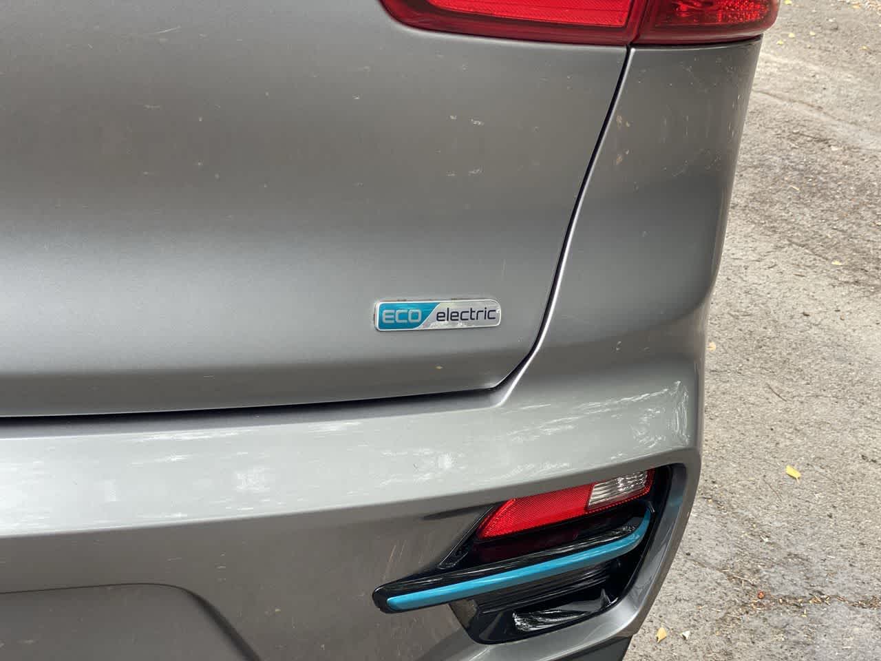 Thumbnail: 2022 Kia Niro - 11