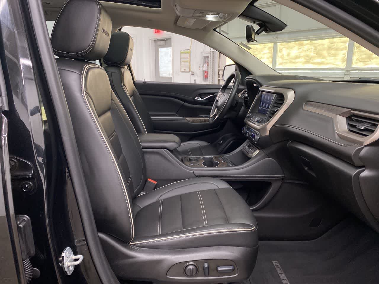 Thumbnail: 2022 GMC Acadia - 18