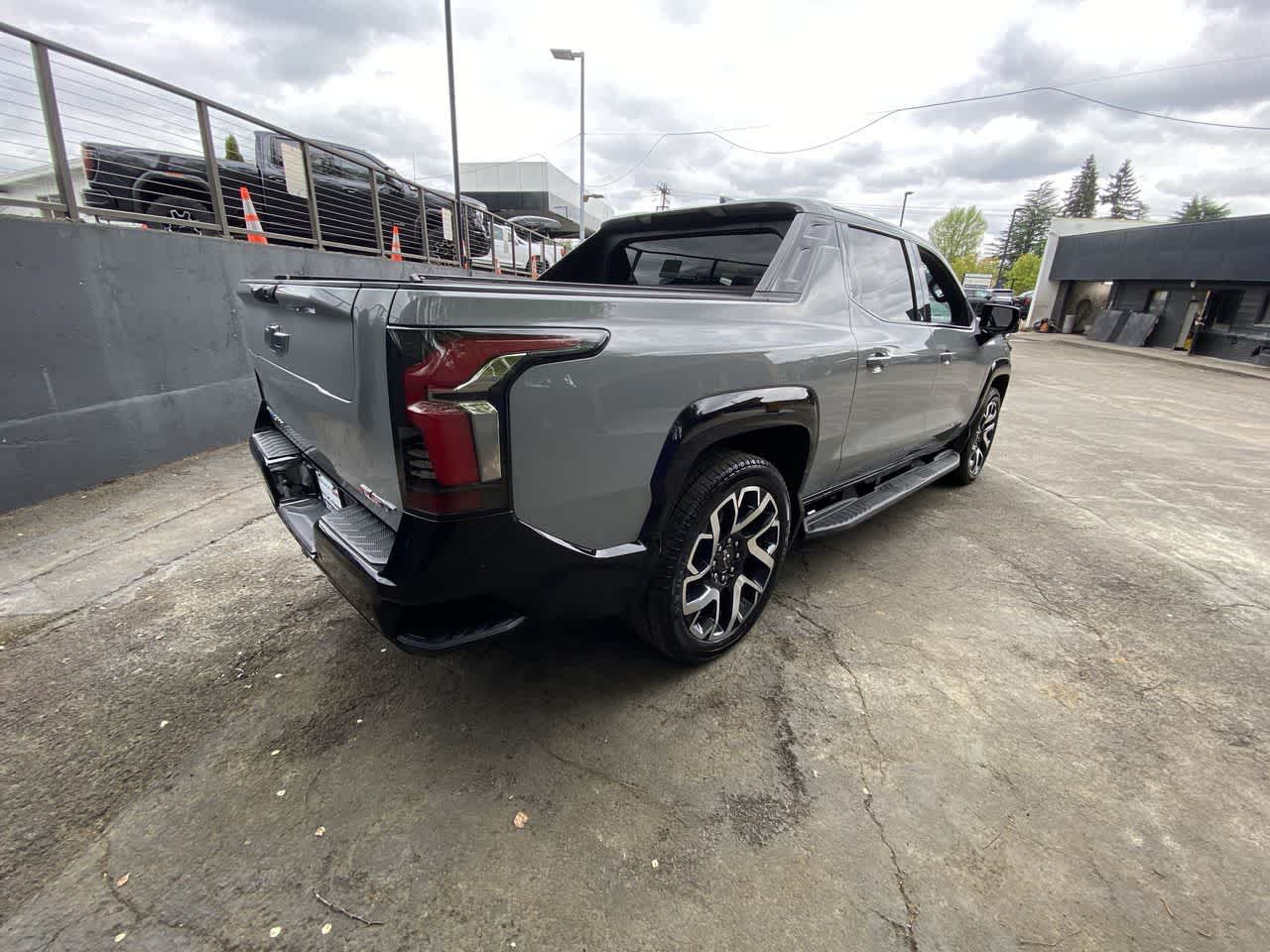 Thumbnail: 2025 Chevrolet Silverado EV - 6