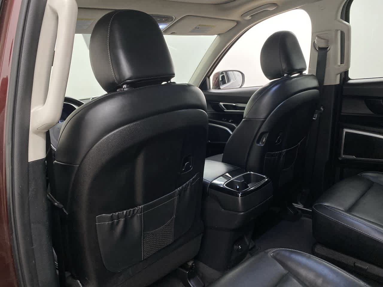 Thumbnail: 2020 Kia Telluride - 16