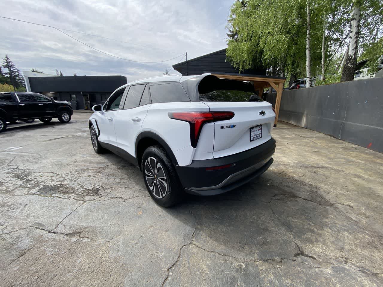 Thumbnail: 2024 Chevrolet Blazer EV - 4