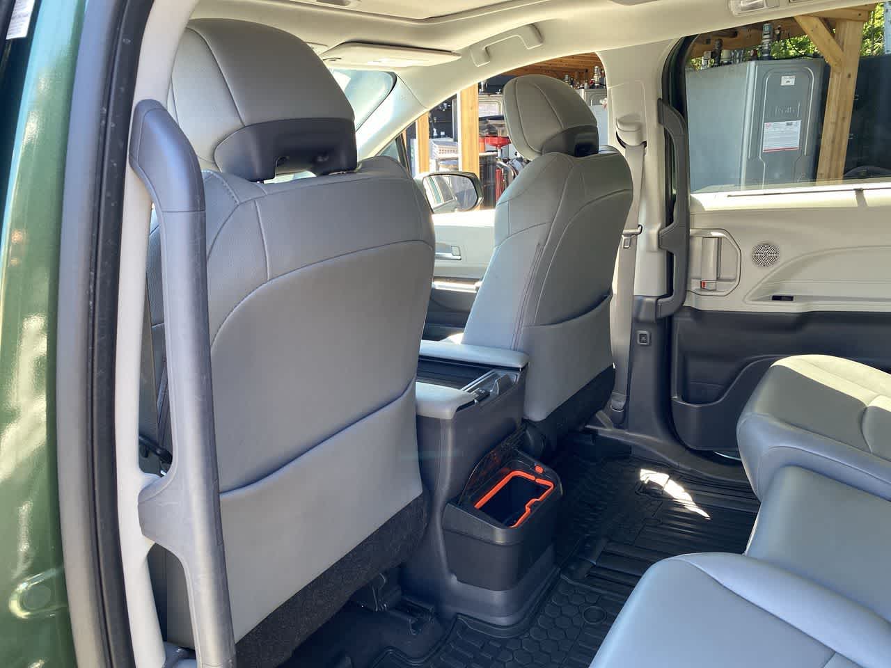 Thumbnail: 2022 Toyota Sienna - 16