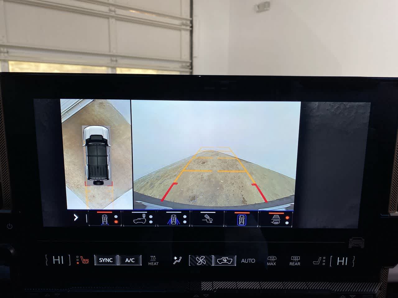 Thumbnail: 2025 GMC Hummer EV - 25