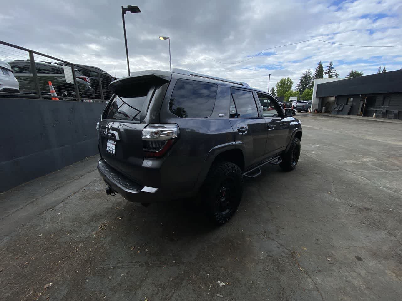 Thumbnail: 2018 Toyota 4Runner - 6