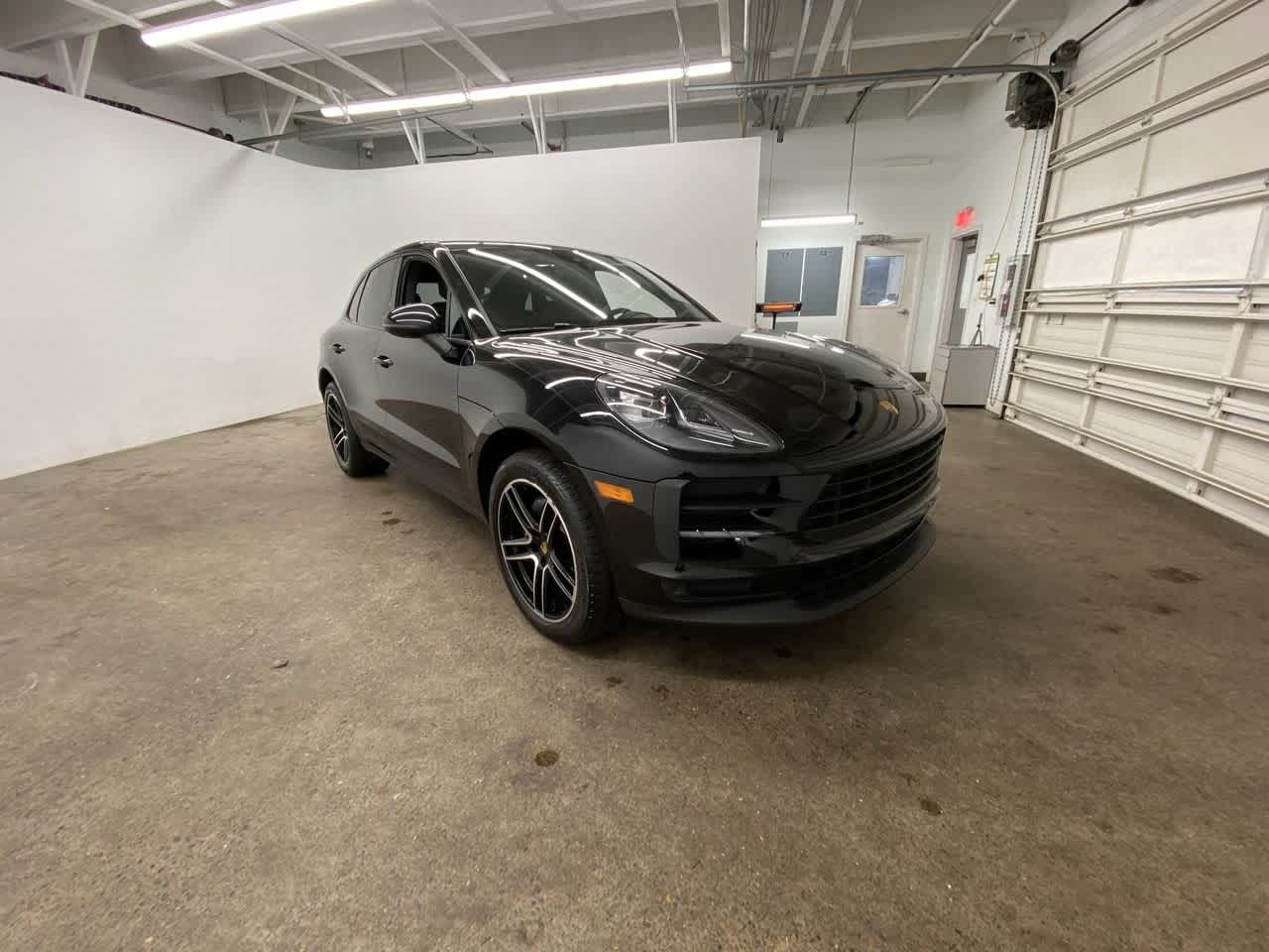 Thumbnail: 2021 Porsche Macan - 8