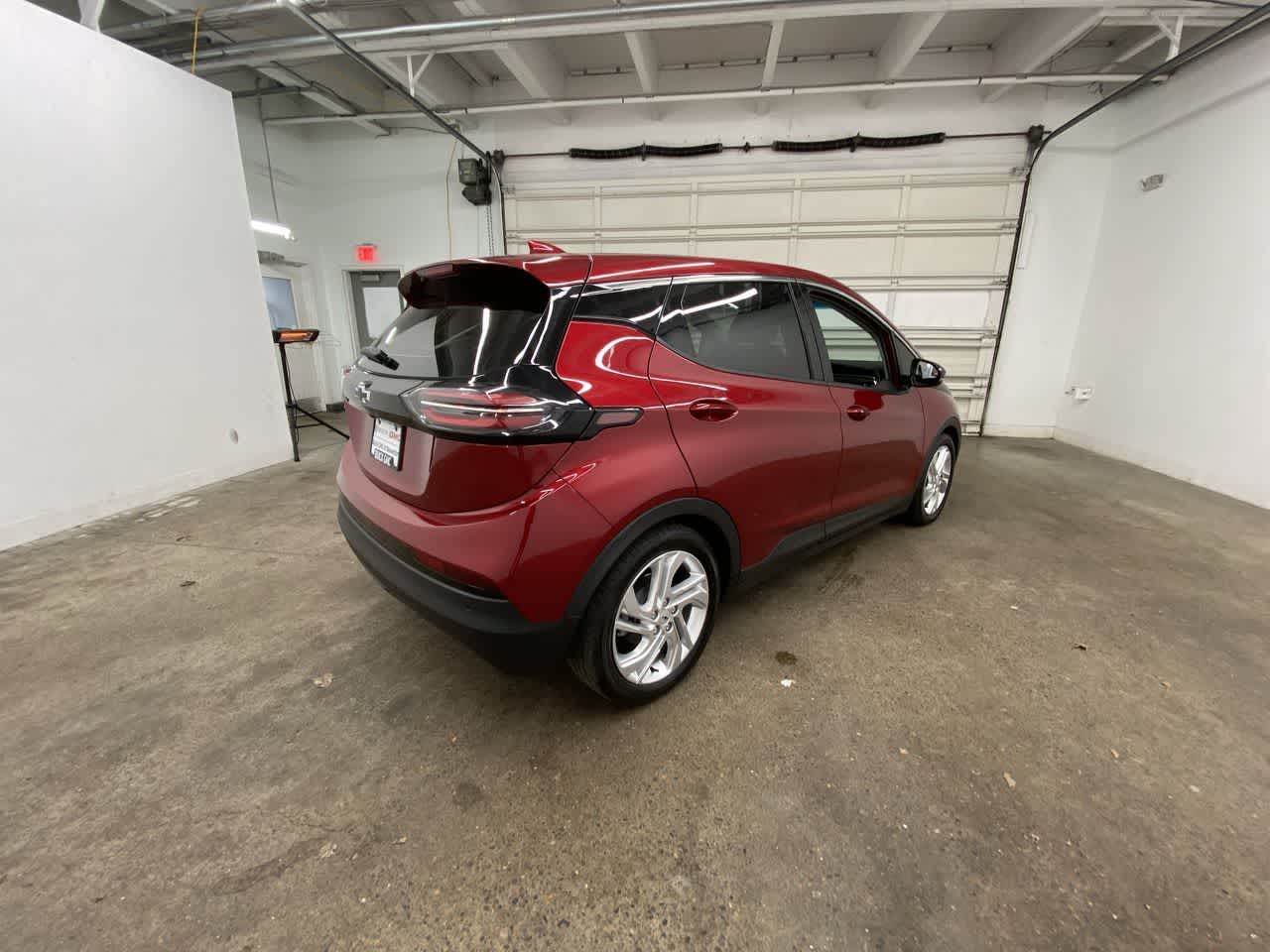 Thumbnail: 2022 Chevrolet Bolt EV - 6