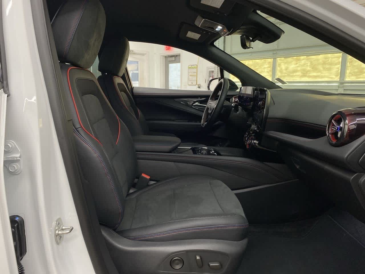 Thumbnail: 2024 Chevrolet Blazer EV - 20