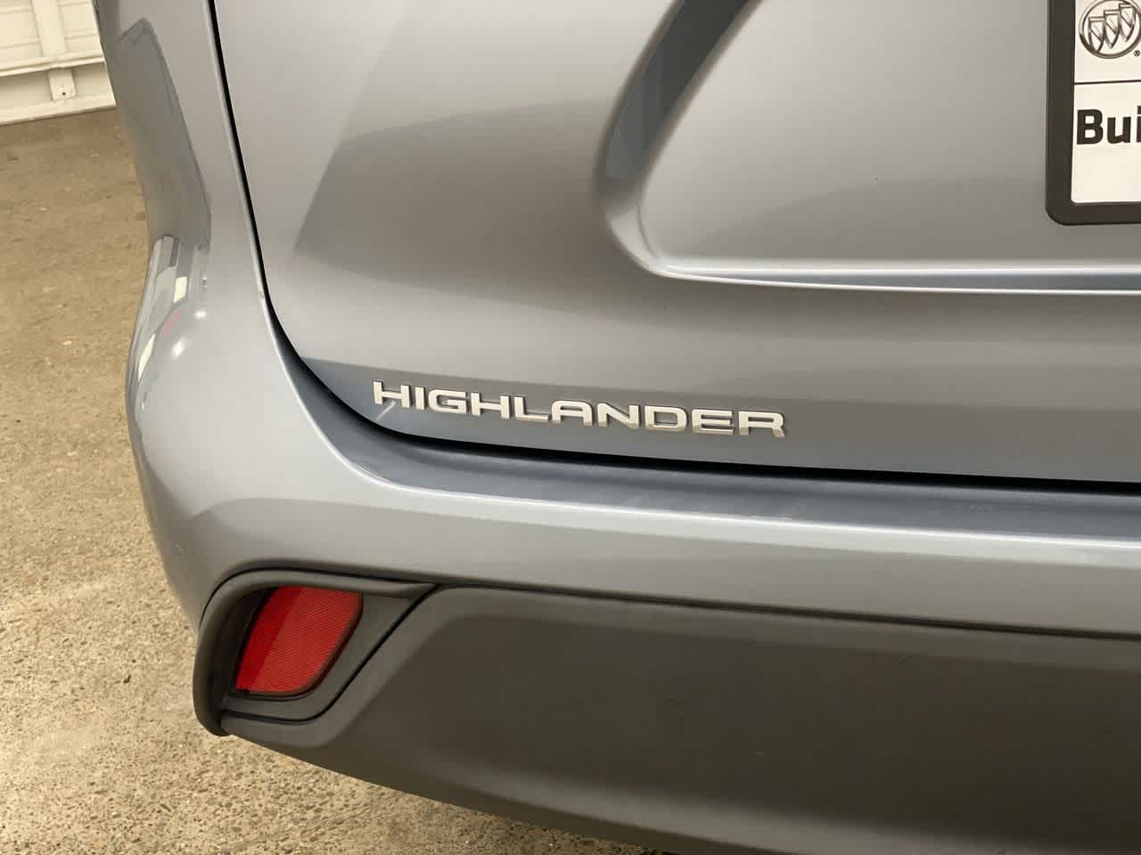 Thumbnail: 2021 Toyota Highlander - 10