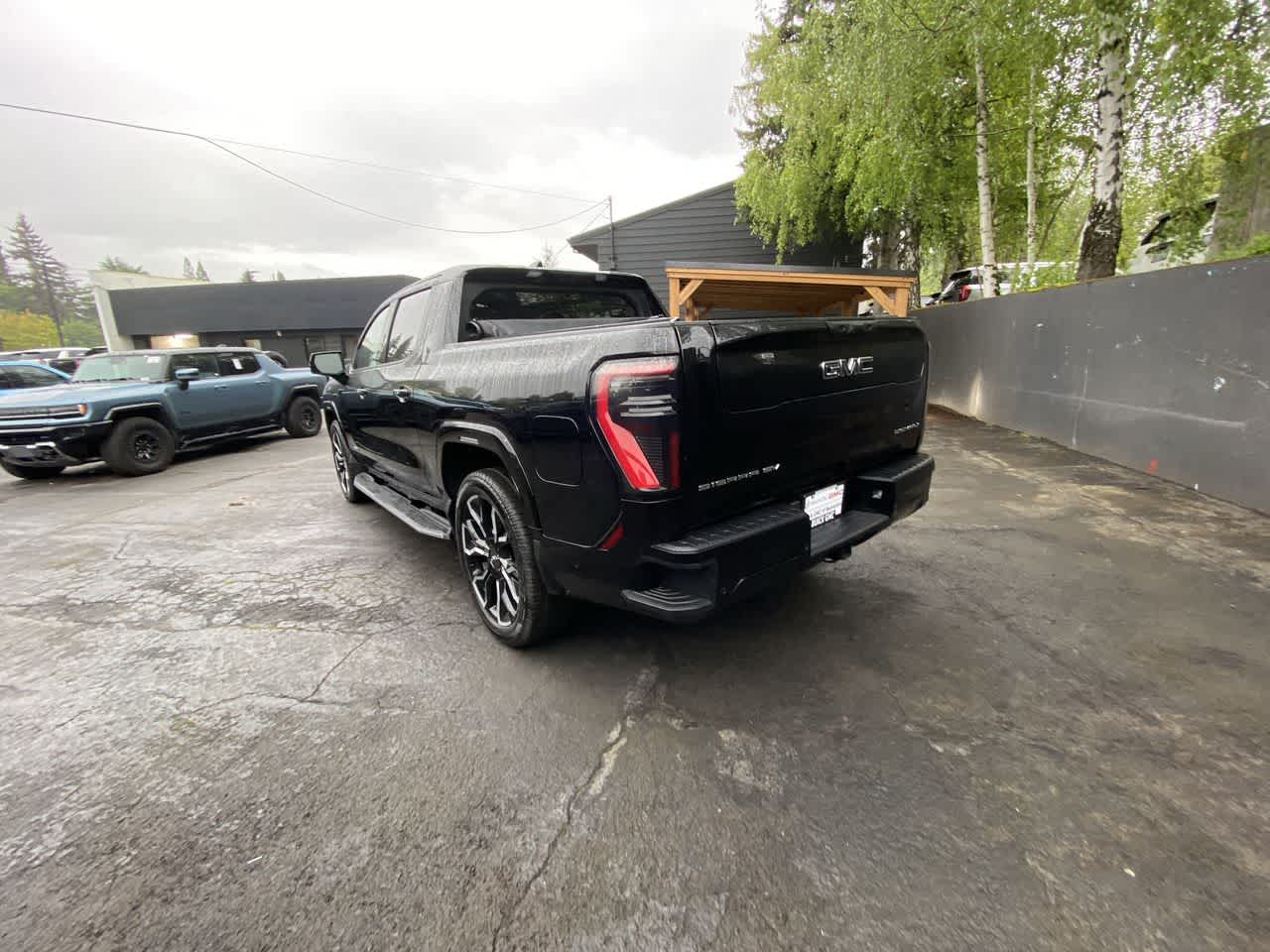 Thumbnail: 2025 GMC Sierra EV - 4