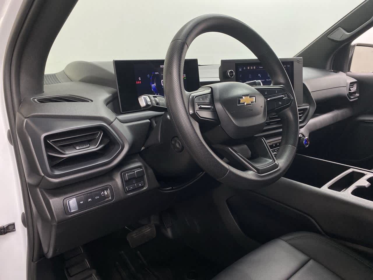 Thumbnail: 2024 Chevrolet Silverado EV - 2