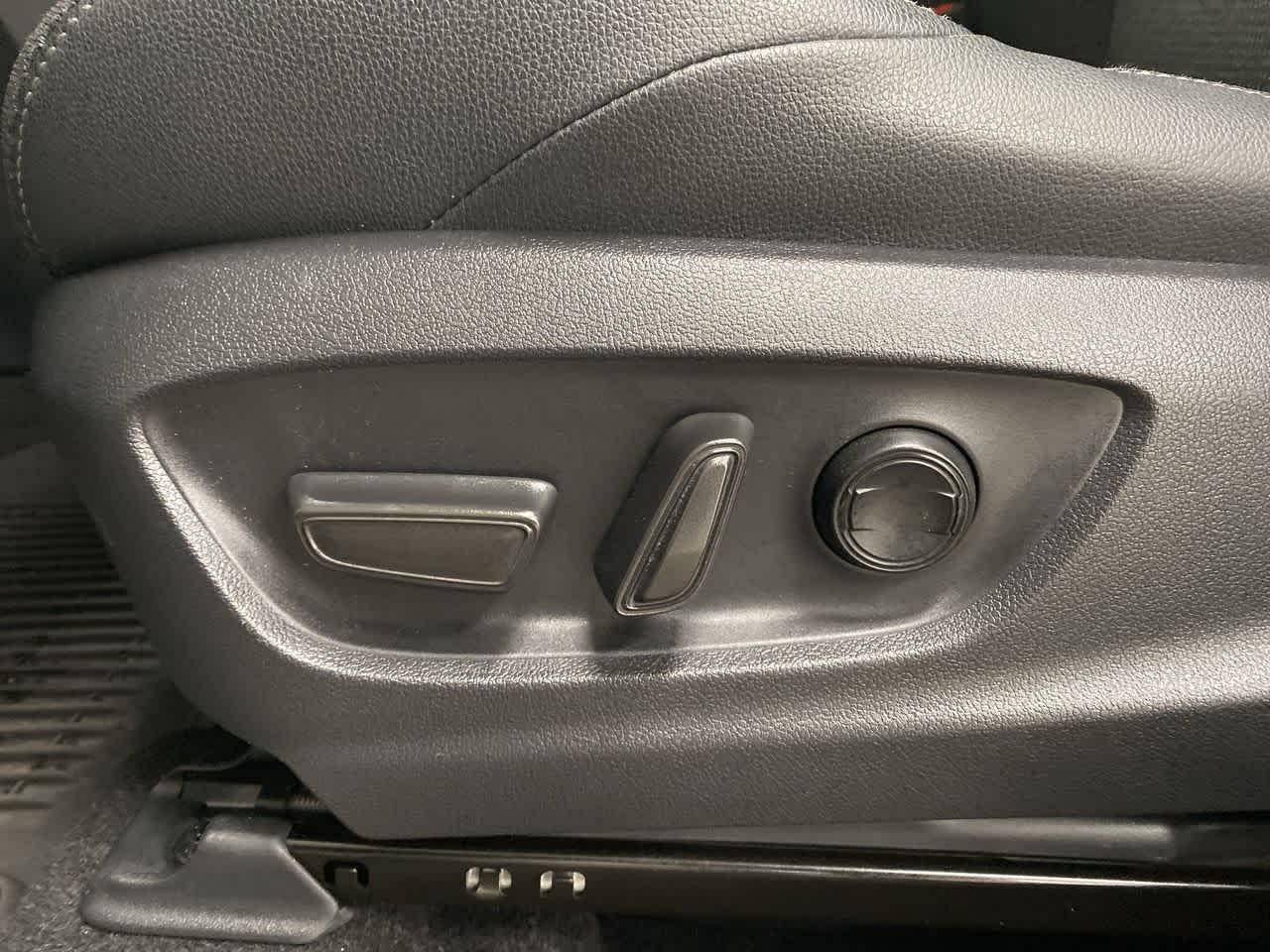 Thumbnail: 2024 Toyota bZ4X - 14