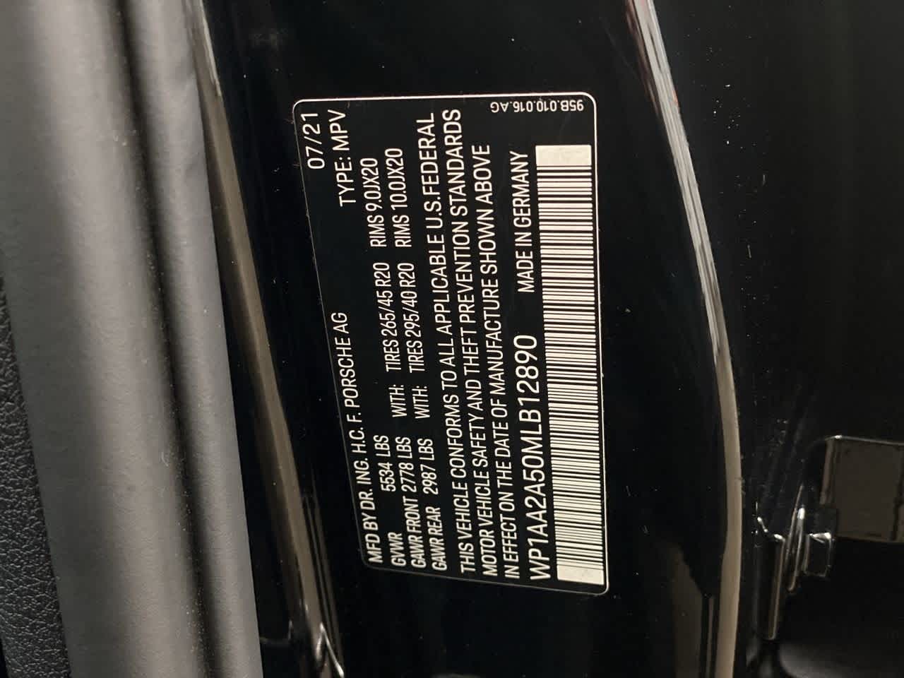 Thumbnail: 2021 Porsche Macan - 30