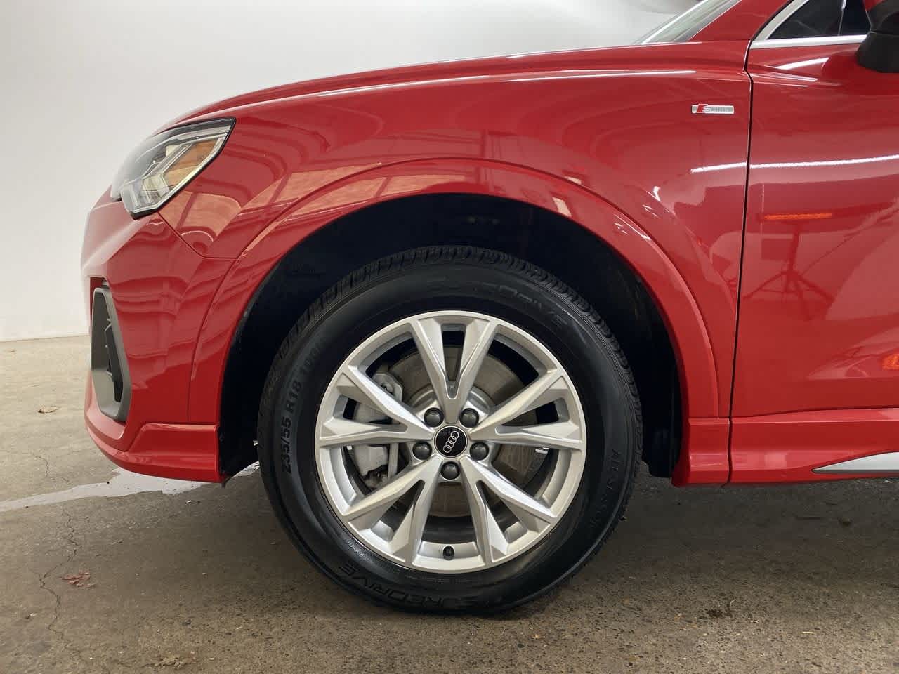 Thumbnail: 2024 Audi Q3 - 11