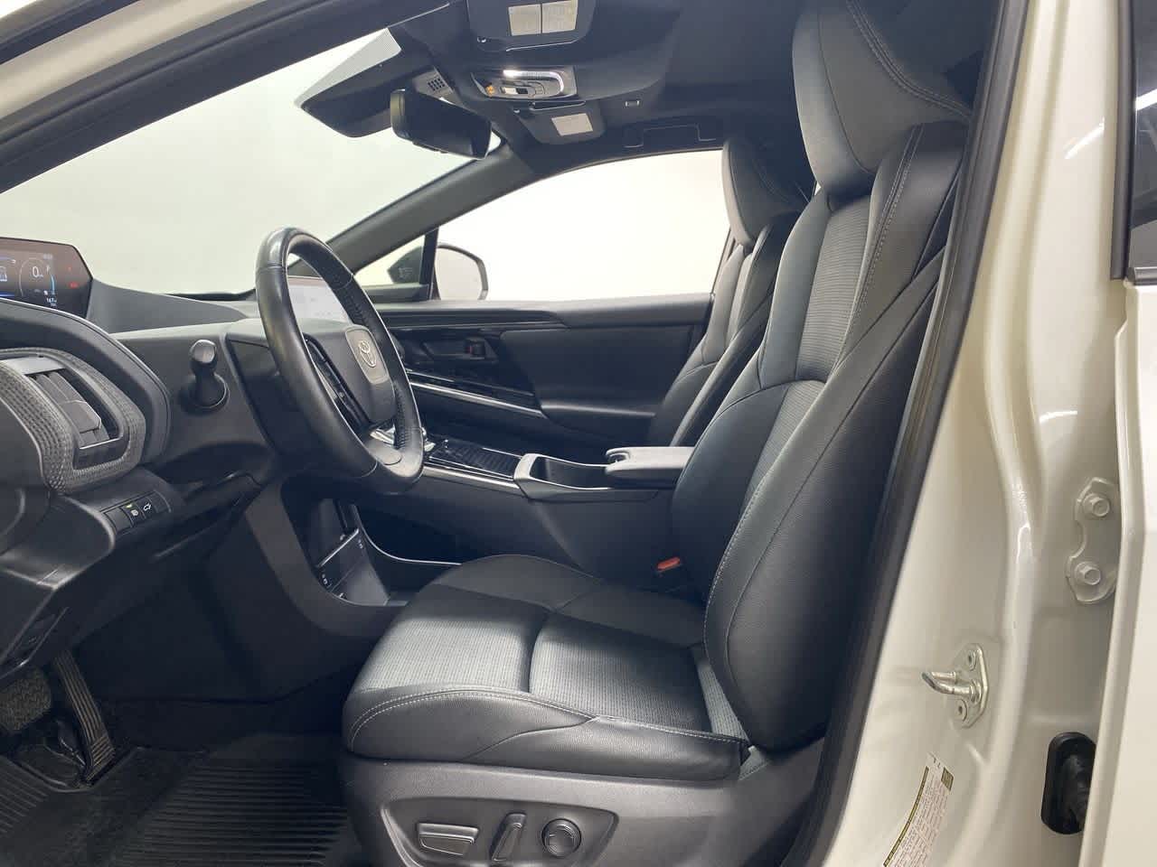 Thumbnail: 2023 Toyota bZ4X - 15