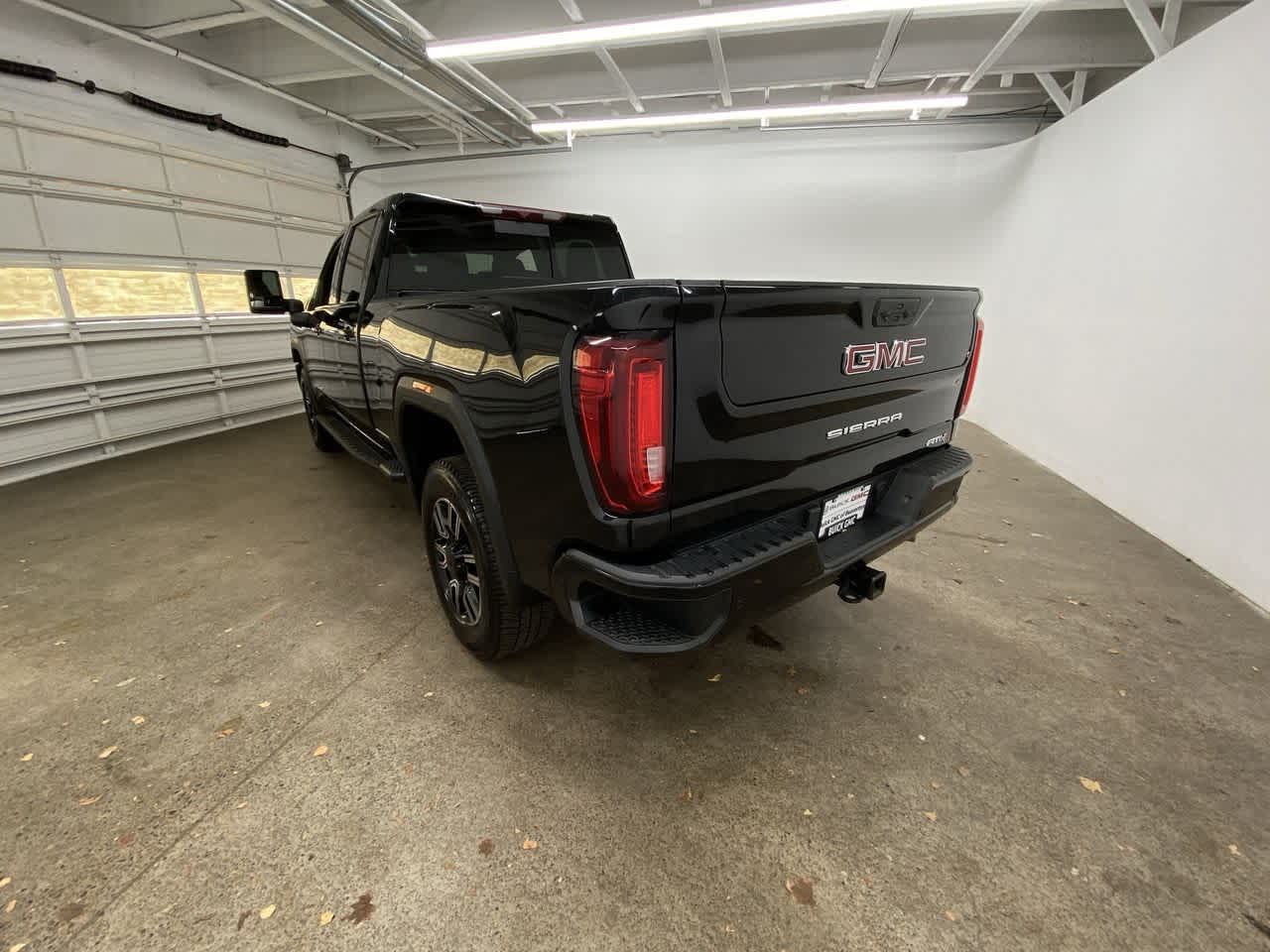 Thumbnail: 2022 GMC Sierra 3500 - 4