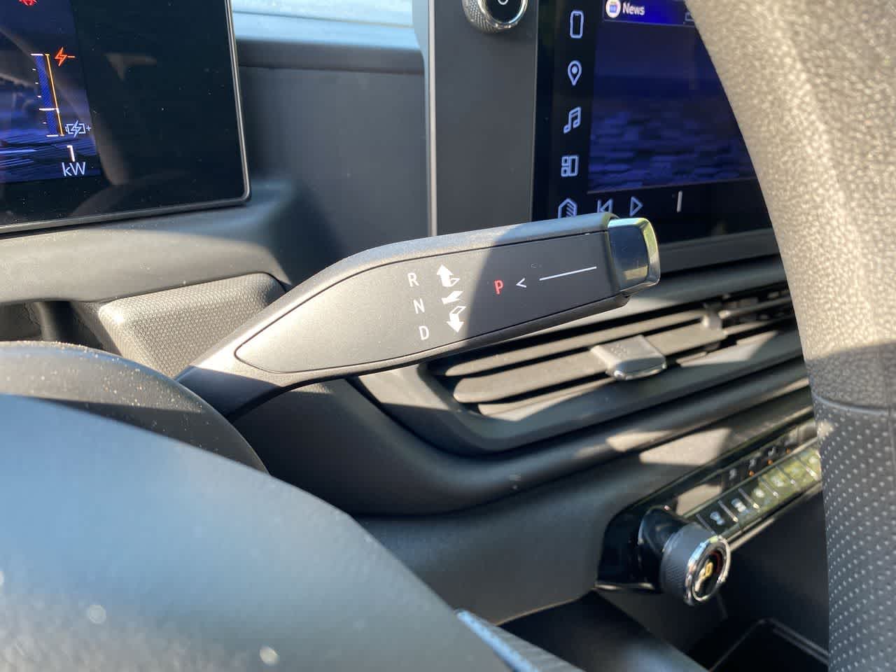 Thumbnail: 2025 Chevrolet Silverado EV - 25