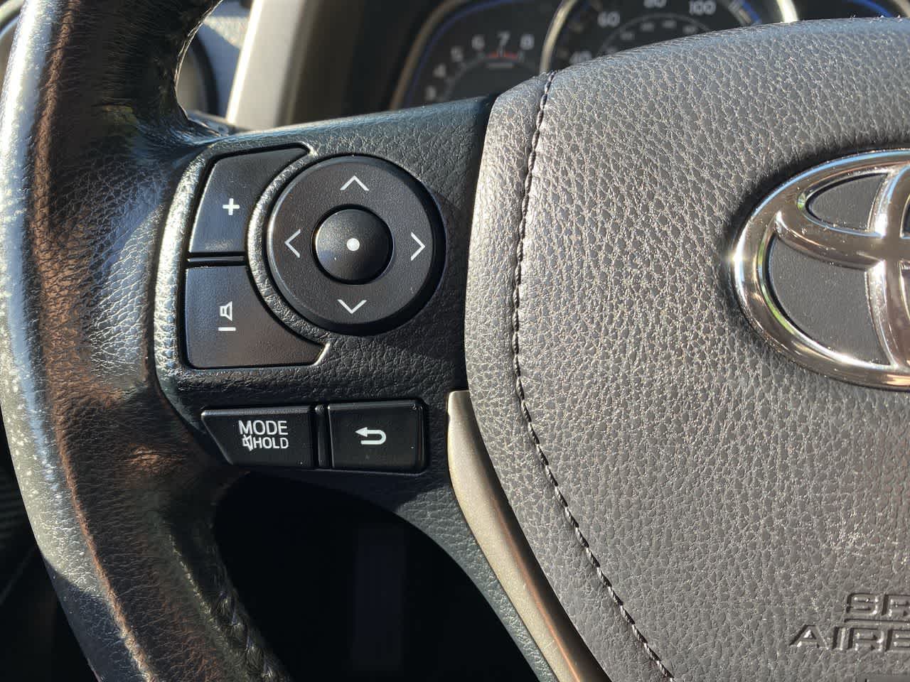 Thumbnail: 2014 Toyota RAV4 - 22