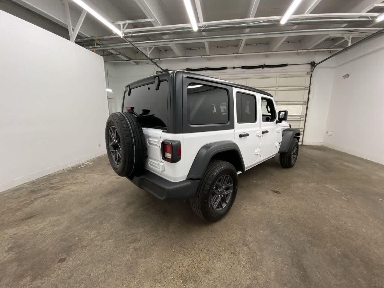 Thumbnail: 2025 Jeep Wrangler - 6