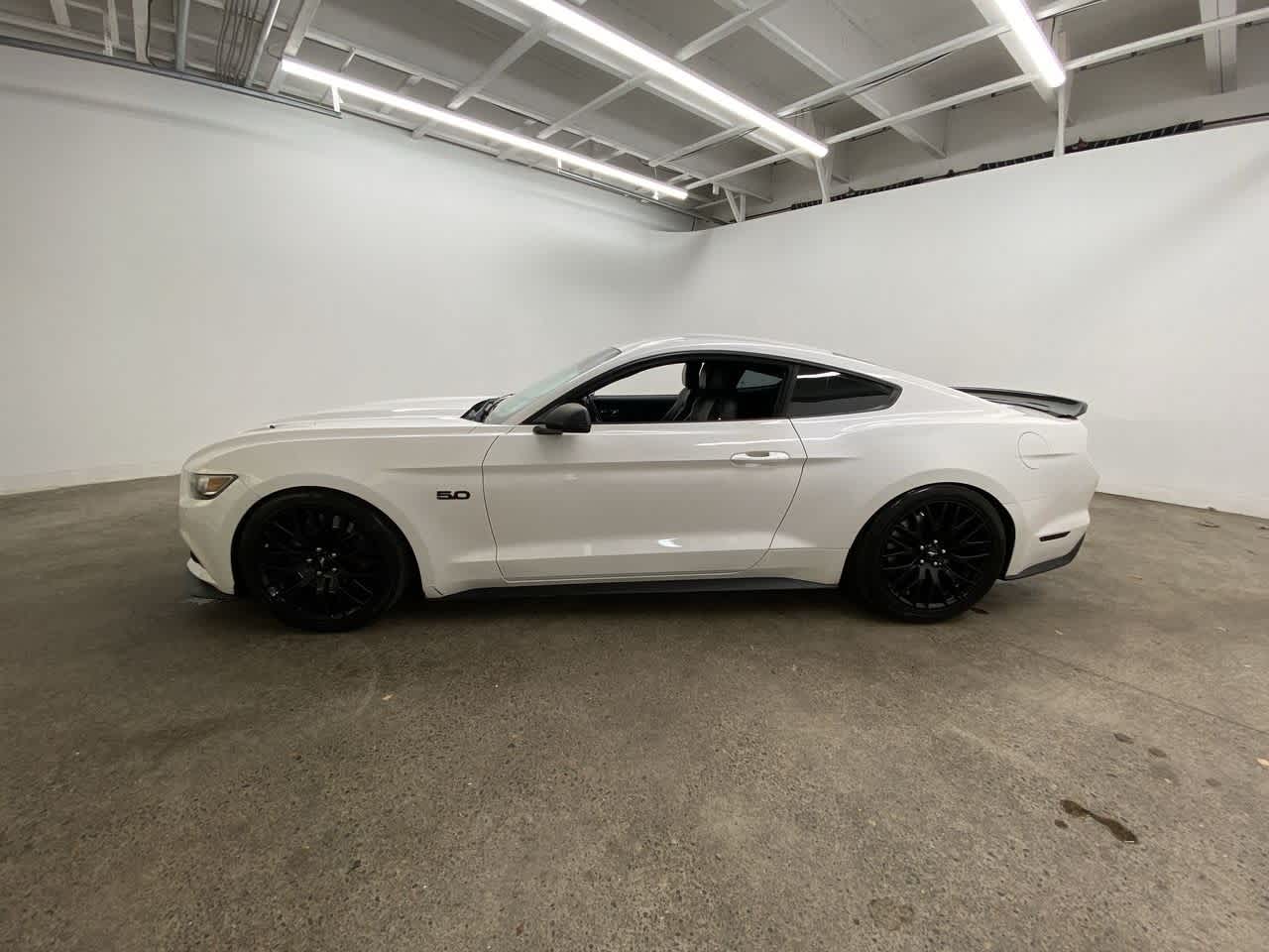 Thumbnail: 2017 Ford Mustang - 3