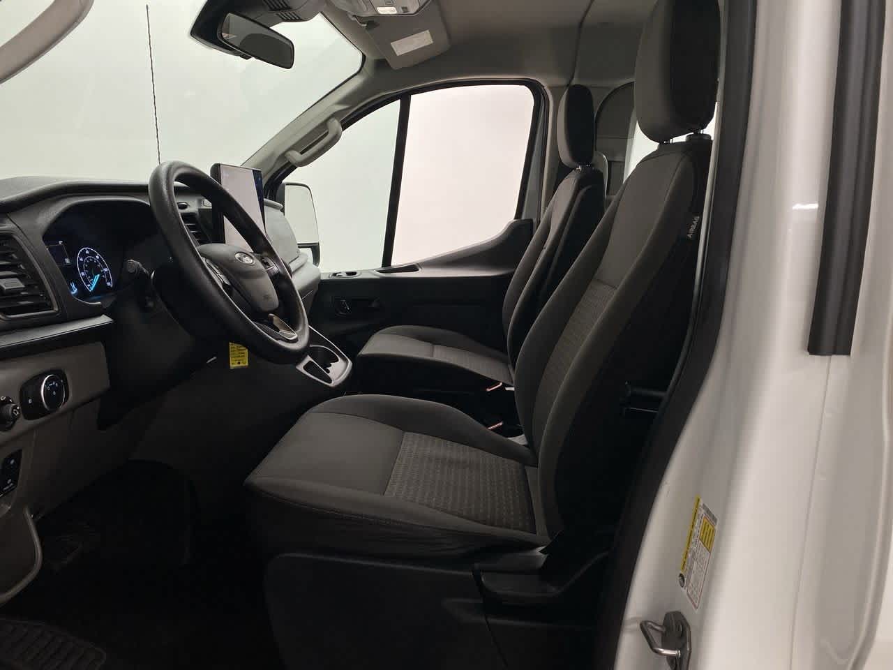 Thumbnail: 2022 Ford Econoline - 15