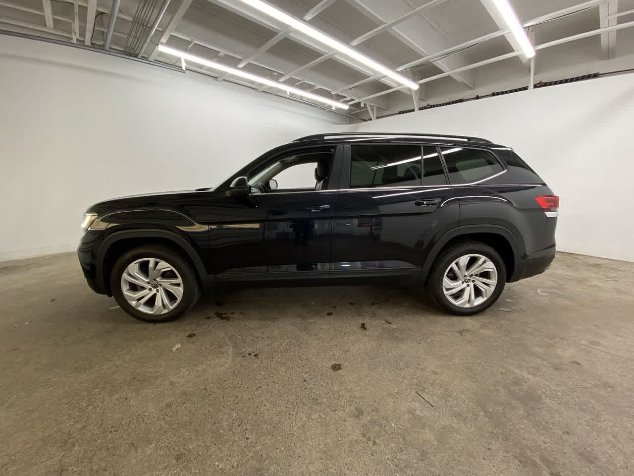 Thumbnail: 2021 Volkswagen Atlas - 3