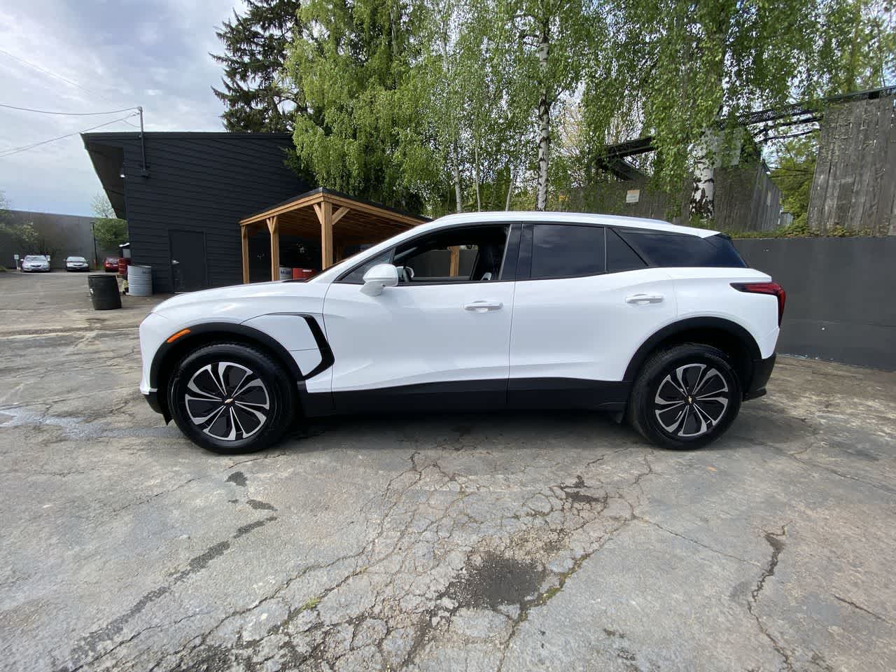 Thumbnail: 2024 Chevrolet Blazer EV - 3