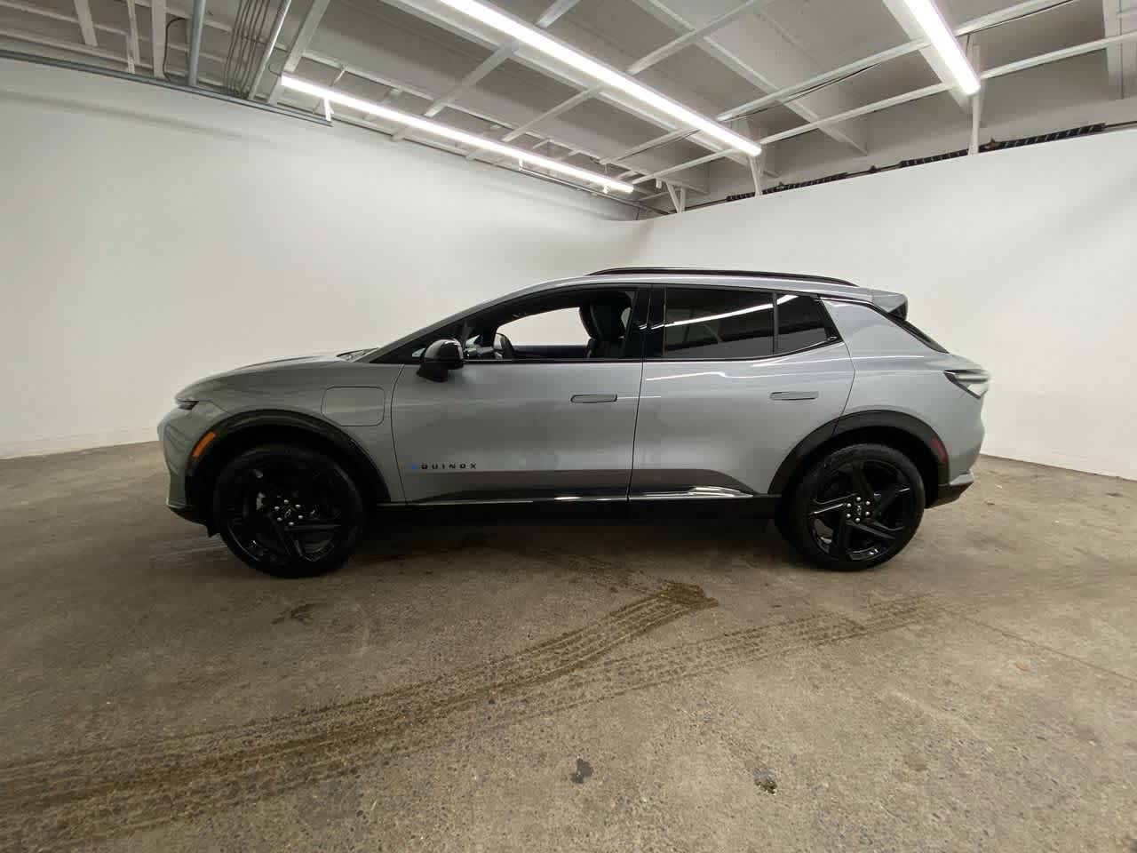 Thumbnail: 2024 Chevrolet Equinox - 3